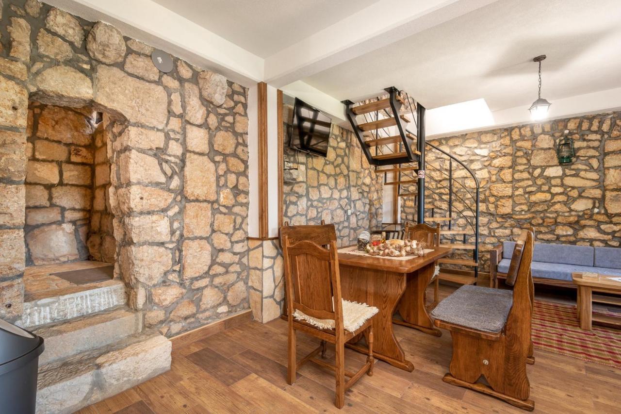 Villa Lazini Dvori Stasevica 外观 照片