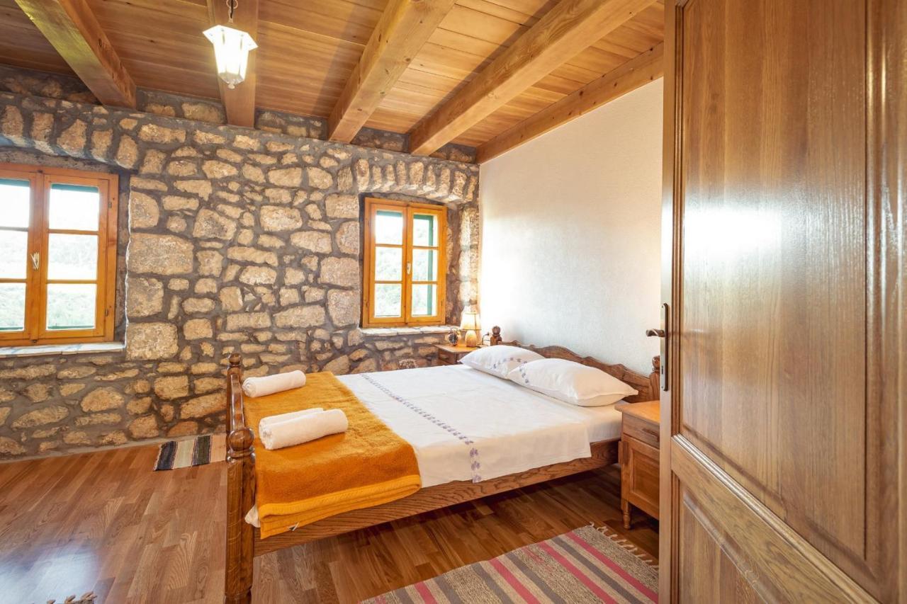 Villa Lazini Dvori Stasevica 外观 照片