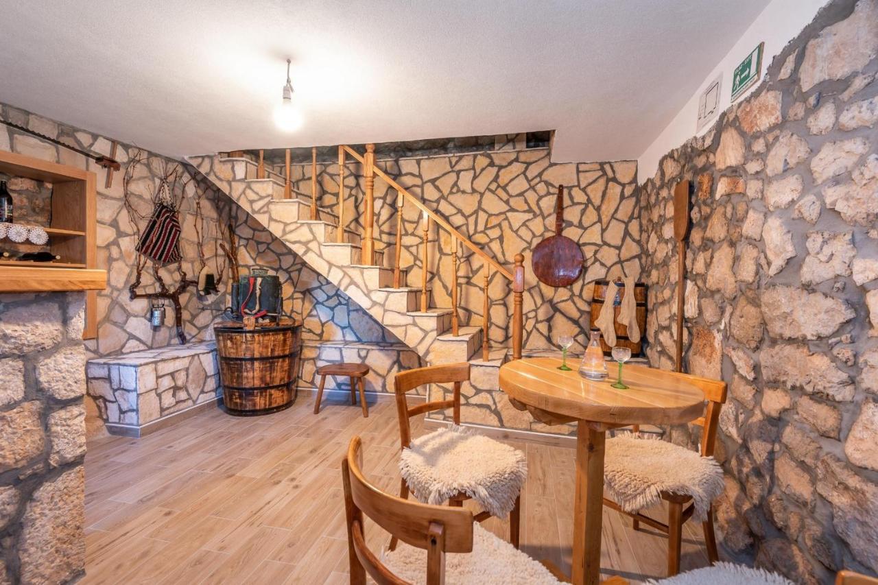 Villa Lazini Dvori Stasevica 外观 照片